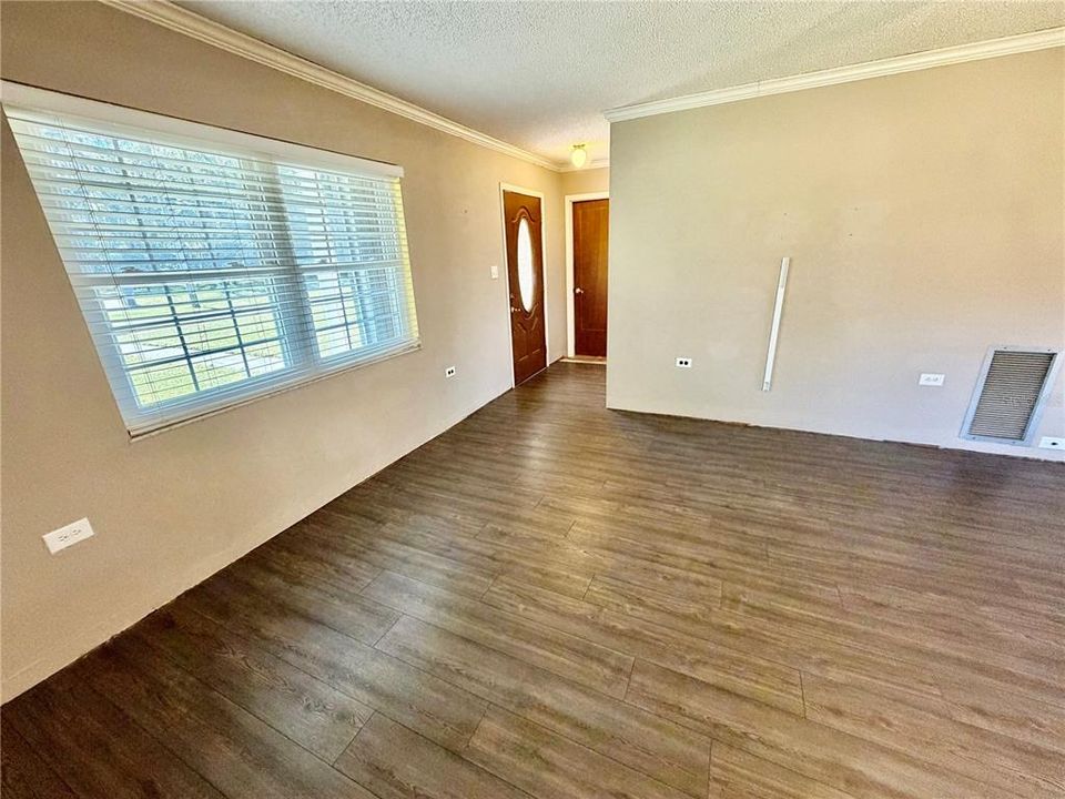 For Sale: $279,000 (2 beds, 2 baths, 1242 Square Feet)