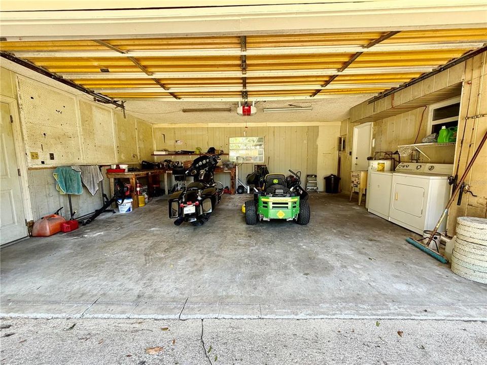 For Sale: $279,000 (2 beds, 2 baths, 1242 Square Feet)