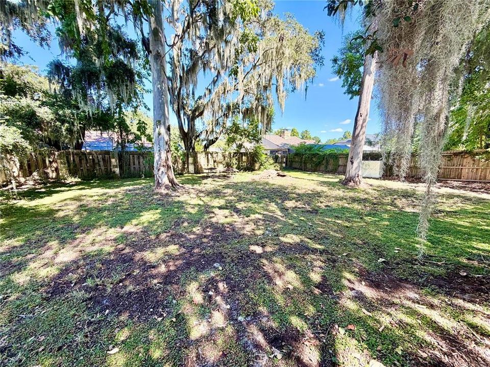 For Sale: $279,000 (2 beds, 2 baths, 1242 Square Feet)