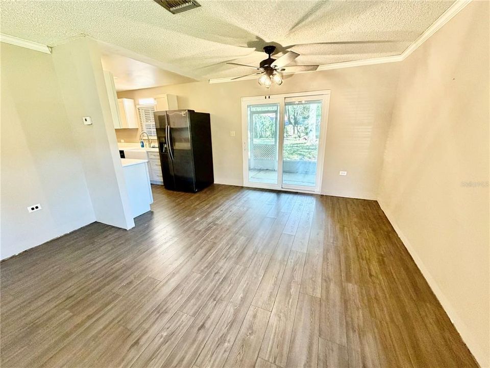 For Sale: $279,000 (2 beds, 2 baths, 1242 Square Feet)