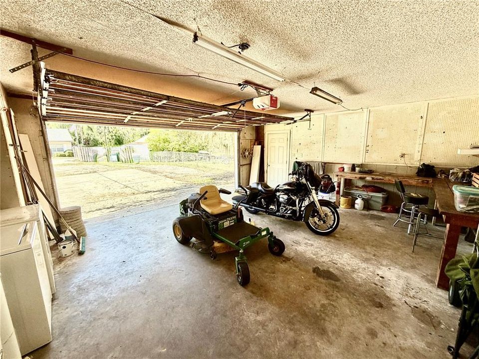 For Sale: $279,000 (2 beds, 2 baths, 1242 Square Feet)