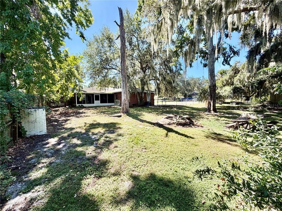 For Sale: $279,000 (2 beds, 2 baths, 1242 Square Feet)