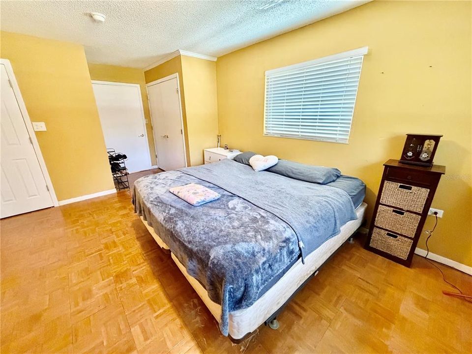 For Sale: $279,000 (2 beds, 2 baths, 1242 Square Feet)