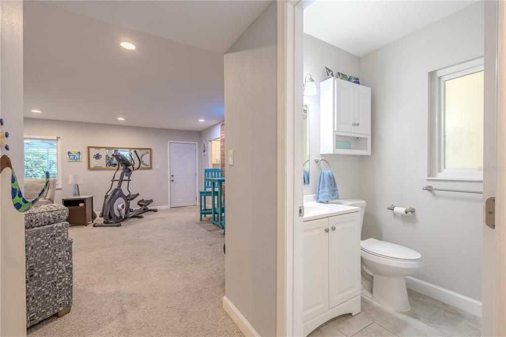 待售: $277,000 (2 贝兹, 2 浴室, 1236 平方英尺)