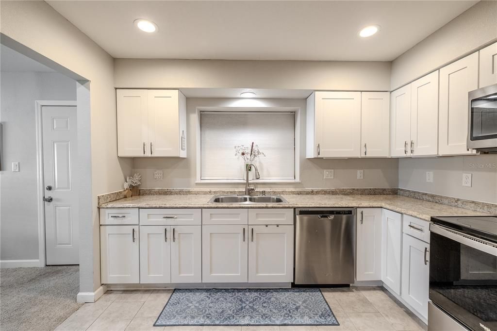 待售: $277,000 (2 贝兹, 2 浴室, 1236 平方英尺)