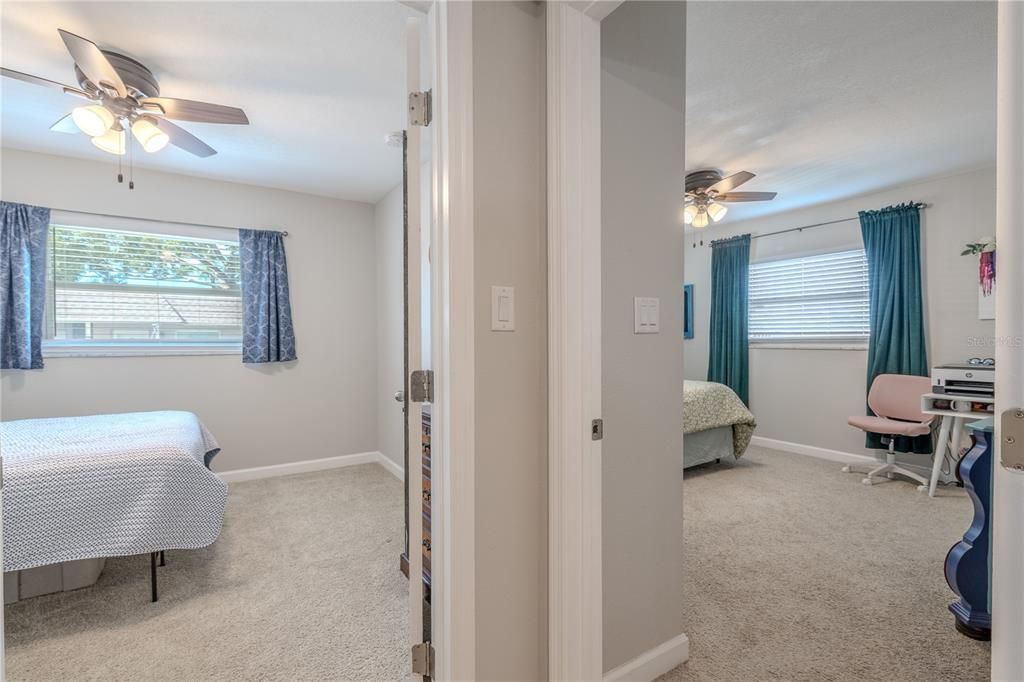 待售: $277,000 (2 贝兹, 2 浴室, 1236 平方英尺)