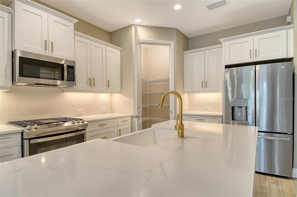 For Sale: $416,990 (2 beds, 2 baths, 1638 Square Feet)