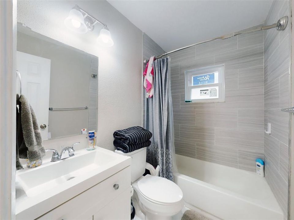 待售: $325,000 (3 贝兹, 2 浴室, 1081 平方英尺)