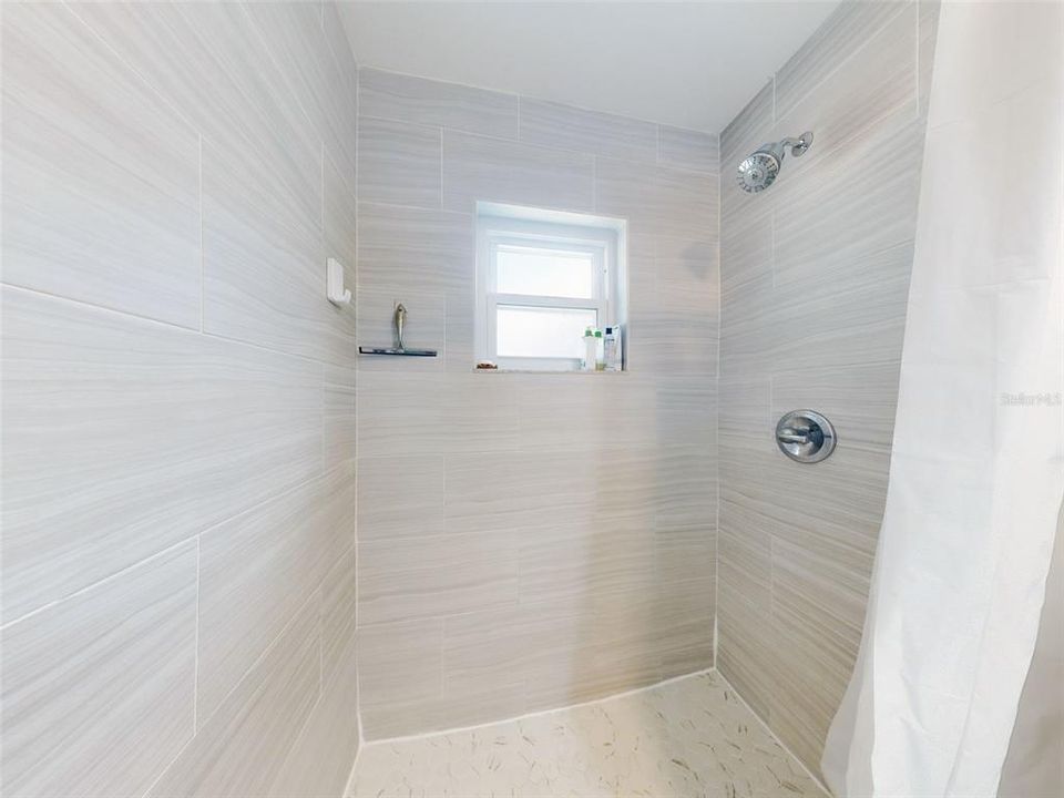 待售: $325,000 (3 贝兹, 2 浴室, 1081 平方英尺)