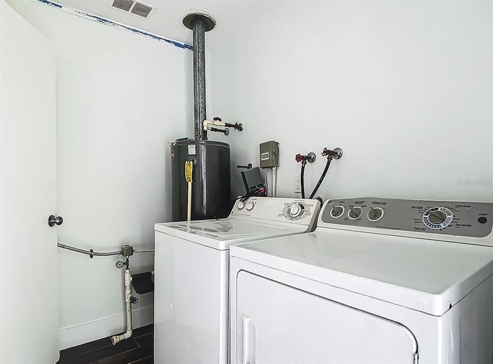 待售: $219,000 (3 贝兹, 2 浴室, 1213 平方英尺)