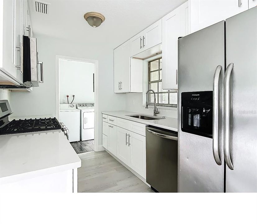 待售: $219,000 (3 贝兹, 2 浴室, 1213 平方英尺)