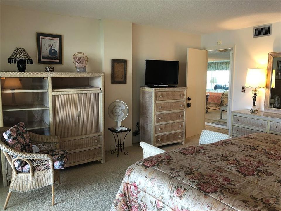 En Renta: $2,300 (1 camas, 1 baños, 1050 Pies cuadrados)