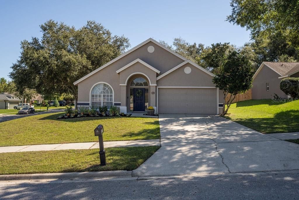 Recently Sold: $395,000 (3 beds, 2 baths, 2105 Square Feet)
