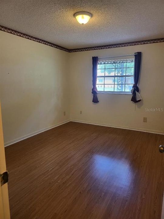 For Sale: $280,500 (3 beds, 2 baths, 1530 Square Feet)