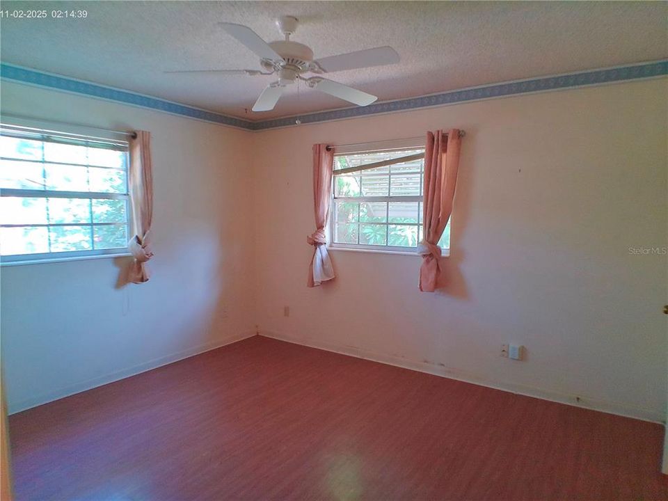 For Sale: $280,500 (3 beds, 2 baths, 1530 Square Feet)