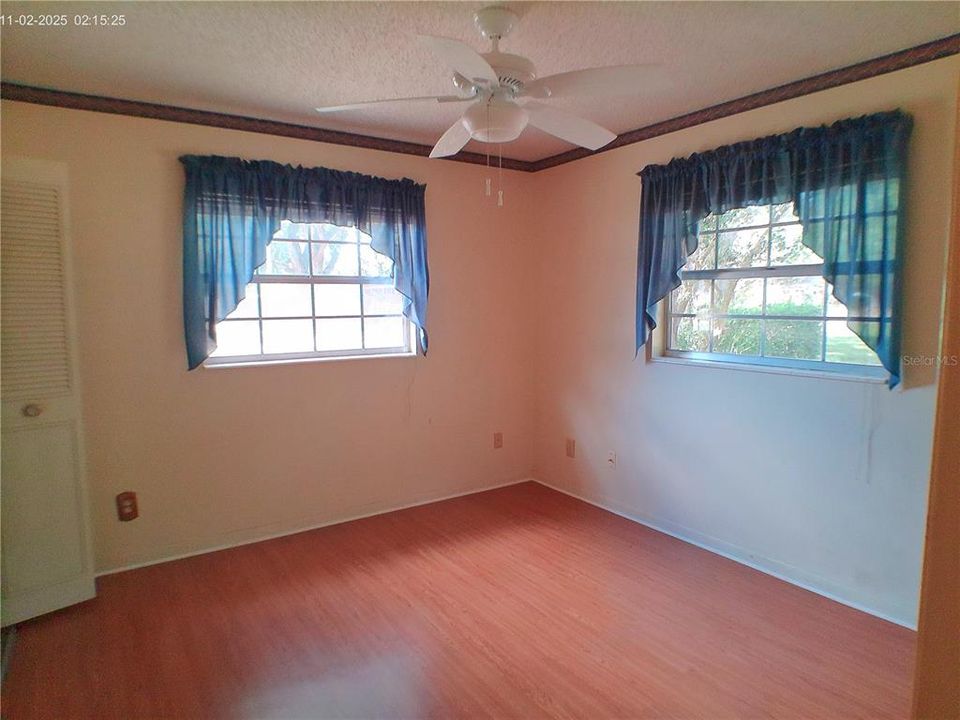 For Sale: $280,500 (3 beds, 2 baths, 1530 Square Feet)