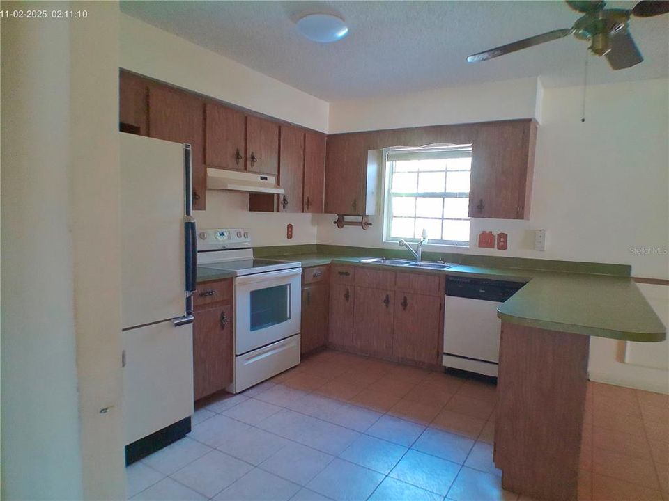 For Sale: $280,500 (3 beds, 2 baths, 1530 Square Feet)
