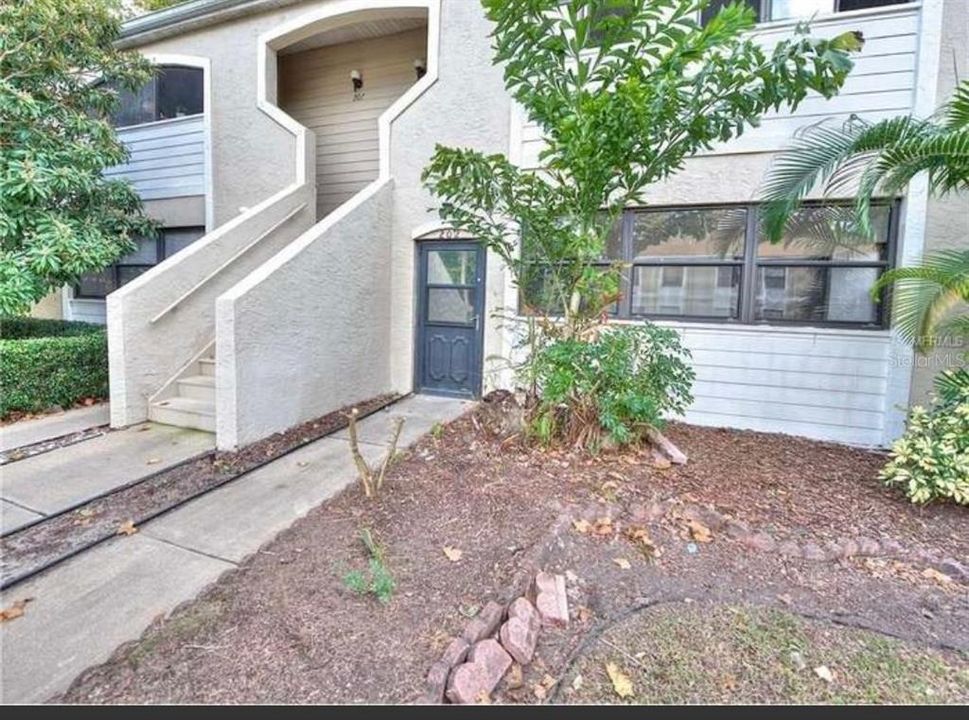 En Venta: $178,000 (2 camas, 2 baños, 889 Pies cuadrados)