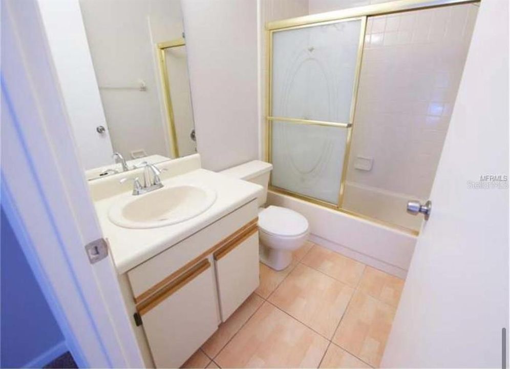 En Venta: $178,000 (2 camas, 2 baños, 889 Pies cuadrados)