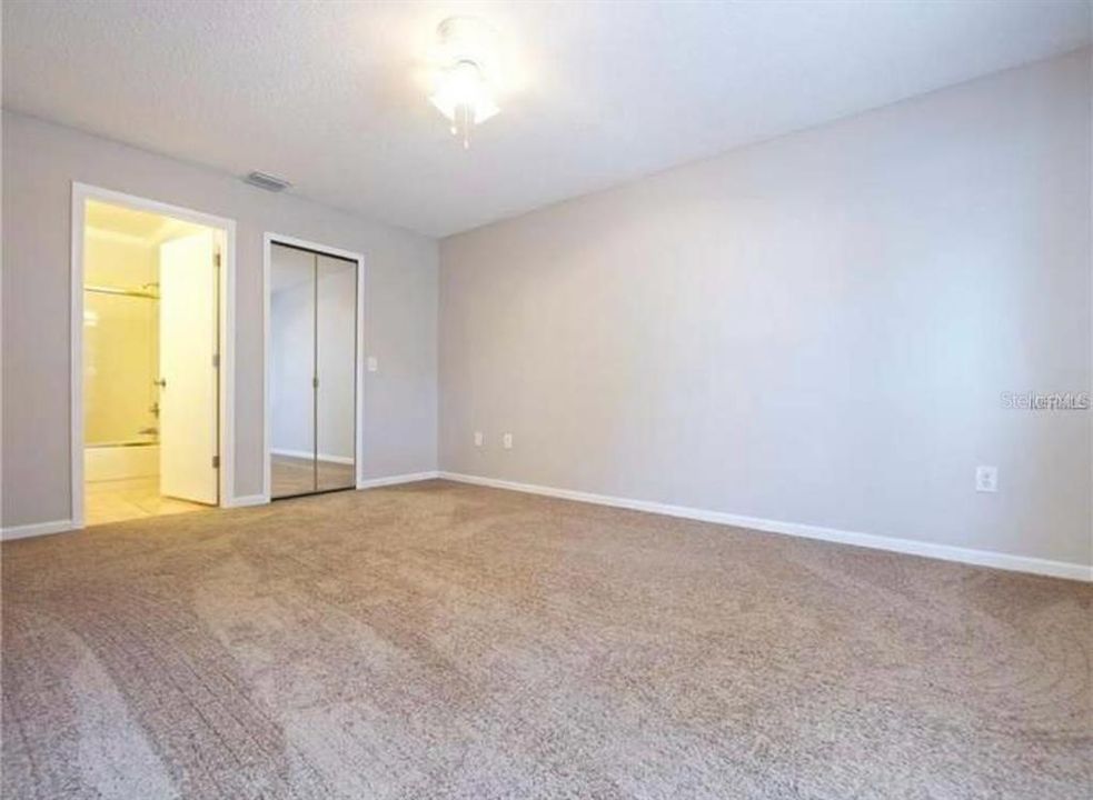 En Venta: $178,000 (2 camas, 2 baños, 889 Pies cuadrados)