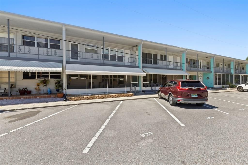 Active With Contract: $129,000 (2 beds, 1 baths, 875 Square Feet)