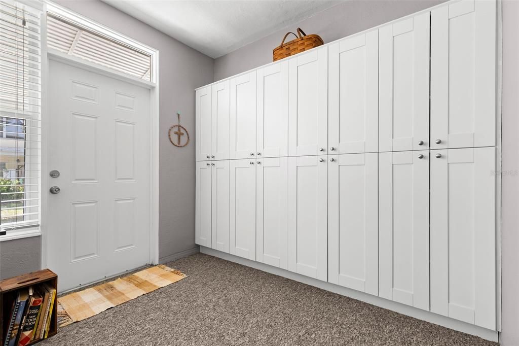 Active With Contract: $129,000 (2 beds, 1 baths, 875 Square Feet)