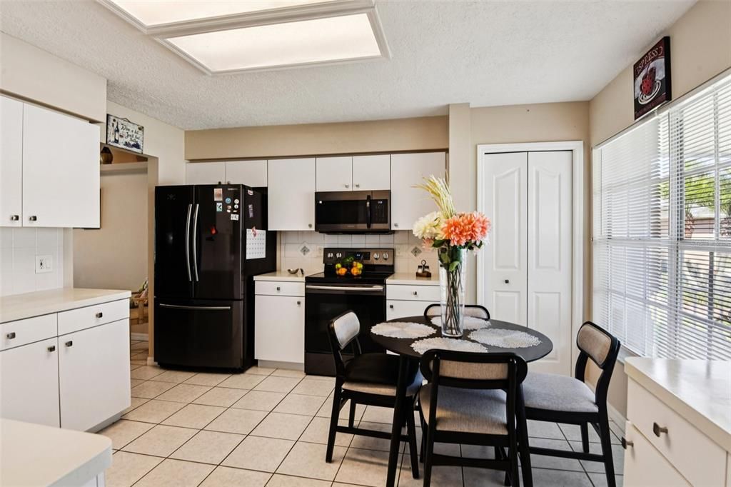 待售: $379,000 (3 贝兹, 2 浴室, 1848 平方英尺)