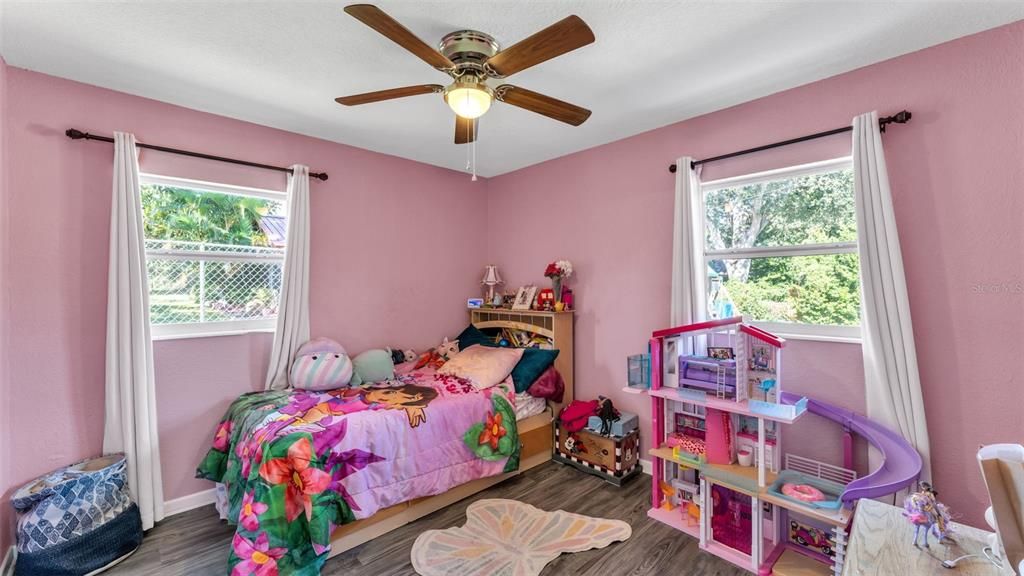 For Sale: $259,000 (4 beds, 1 baths, 1125 Square Feet)