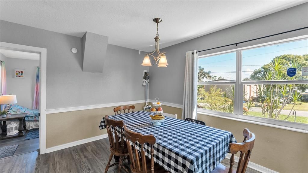 For Sale: $259,000 (4 beds, 1 baths, 1125 Square Feet)