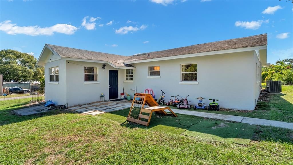 For Sale: $259,000 (4 beds, 1 baths, 1125 Square Feet)