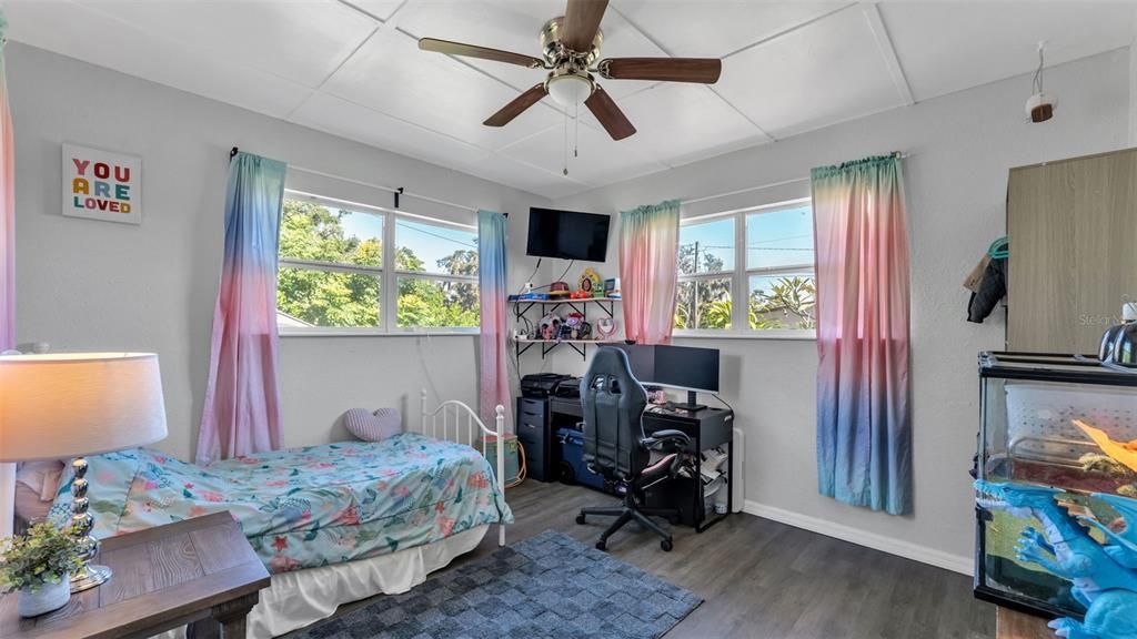 For Sale: $259,000 (4 beds, 1 baths, 1125 Square Feet)