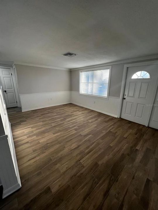 For Rent: $1,700 (3 beds, 1 baths, 928 Square Feet)