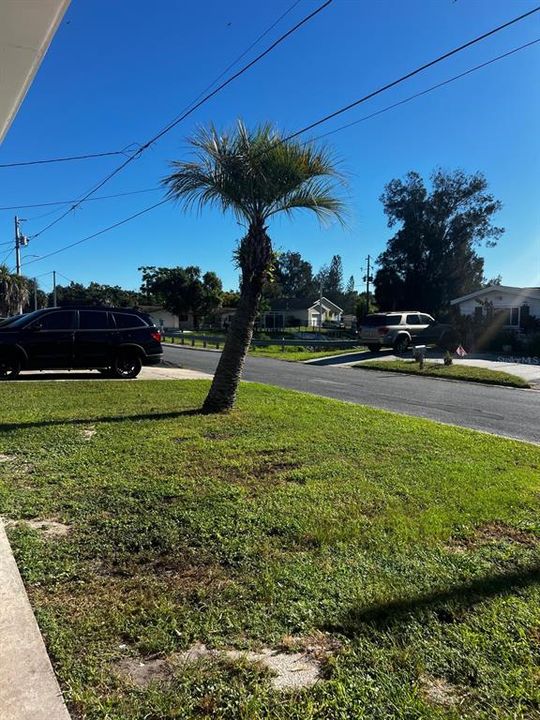 For Rent: $1,700 (3 beds, 1 baths, 928 Square Feet)