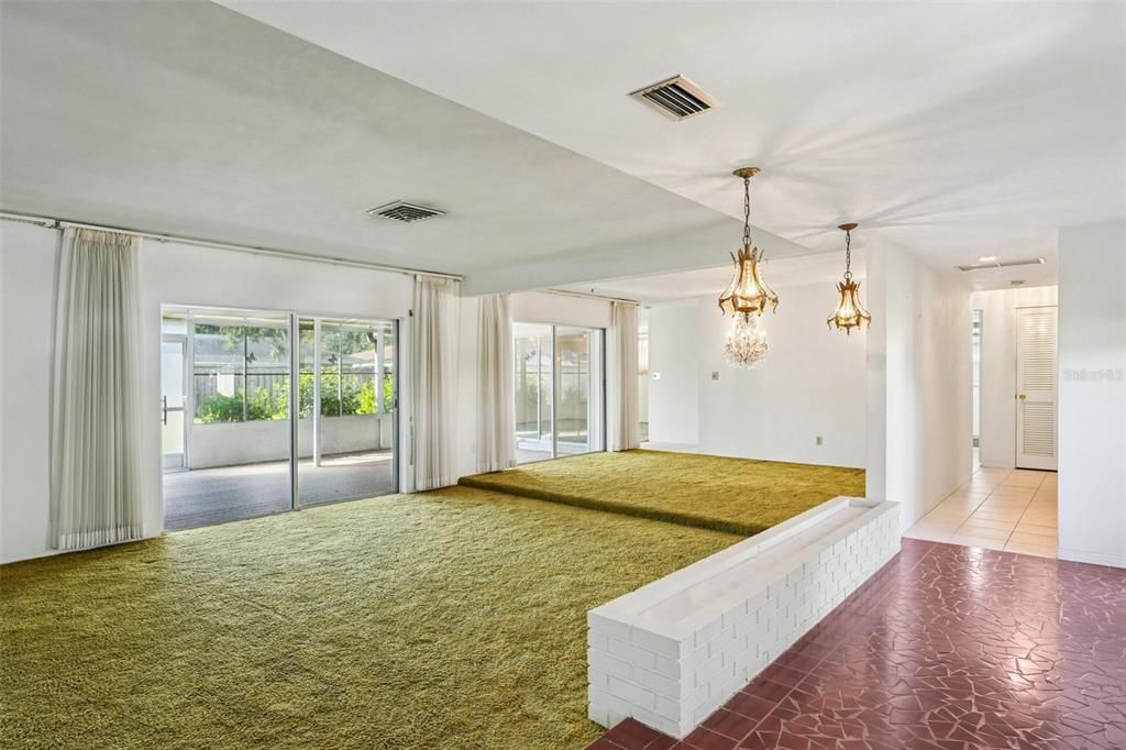 Под контрактом: $615,000 (3 спален, 3 ванн, 2263 Квадратных фут)