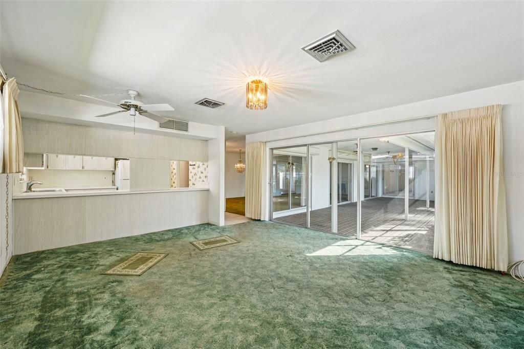 Под контрактом: $615,000 (3 спален, 3 ванн, 2263 Квадратных фут)