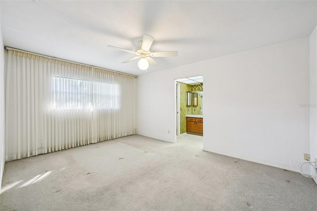 Под контрактом: $615,000 (3 спален, 3 ванн, 2263 Квадратных фут)