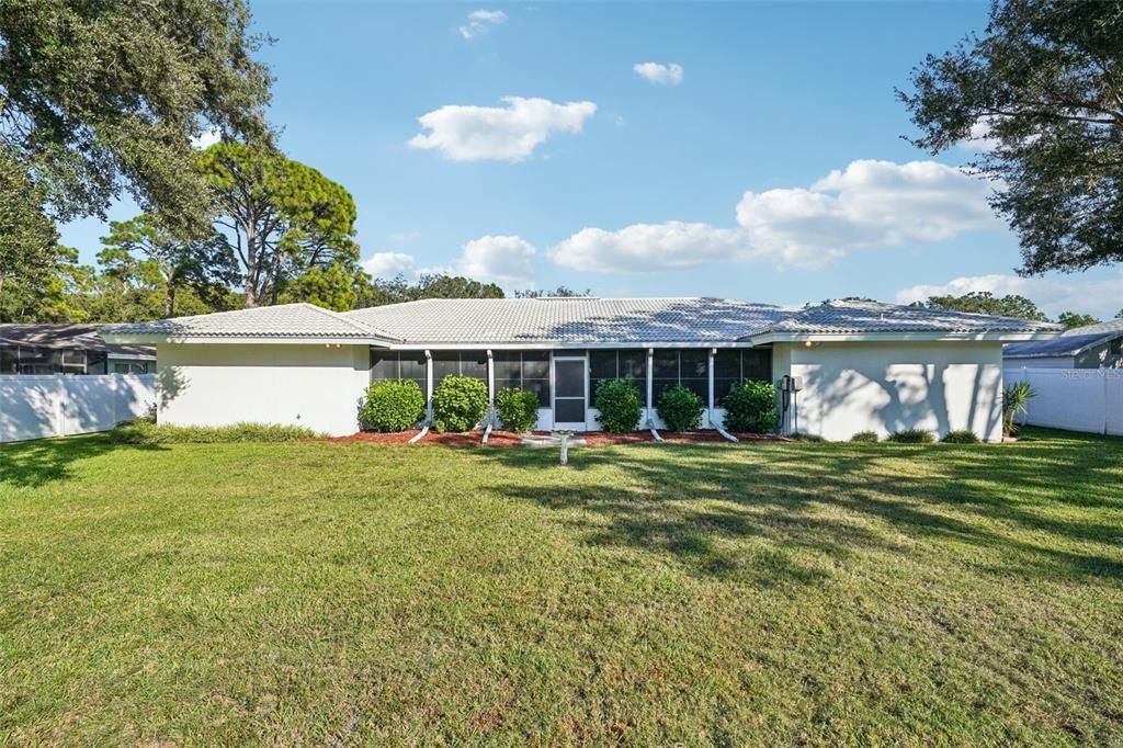 Под контрактом: $615,000 (3 спален, 3 ванн, 2263 Квадратных фут)