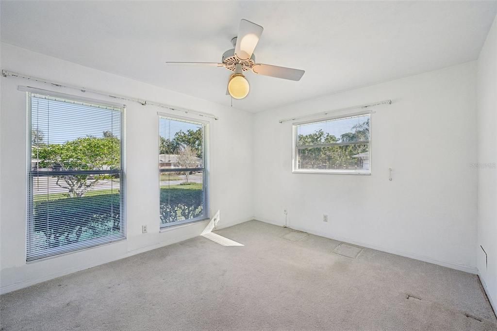 Под контрактом: $615,000 (3 спален, 3 ванн, 2263 Квадратных фут)