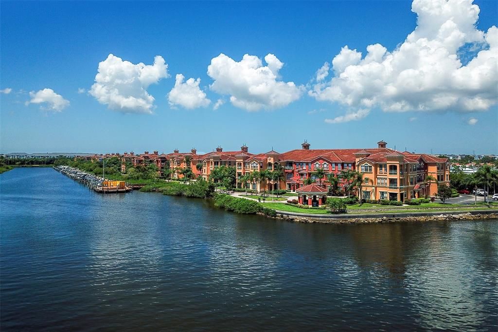 В аренду: $2,400 (2 спален, 2 ванн, 1309 Квадратных фут)