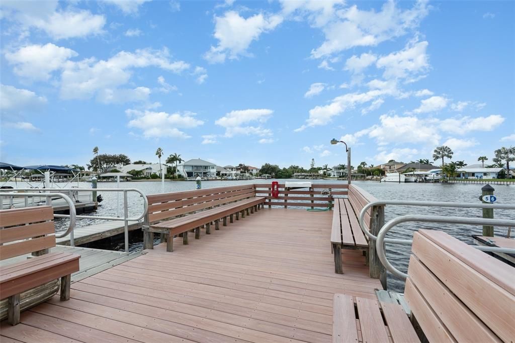 For Sale: $250,000 (1 beds, 1 baths, 650 Square Feet)