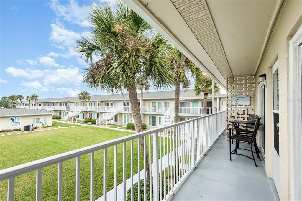 For Sale: $250,000 (1 beds, 1 baths, 650 Square Feet)