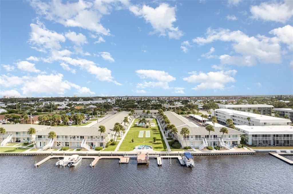 For Sale: $250,000 (1 beds, 1 baths, 650 Square Feet)