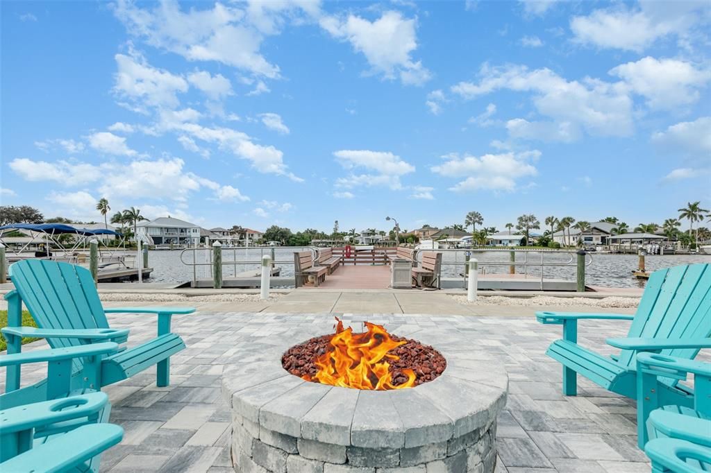 For Sale: $250,000 (1 beds, 1 baths, 650 Square Feet)