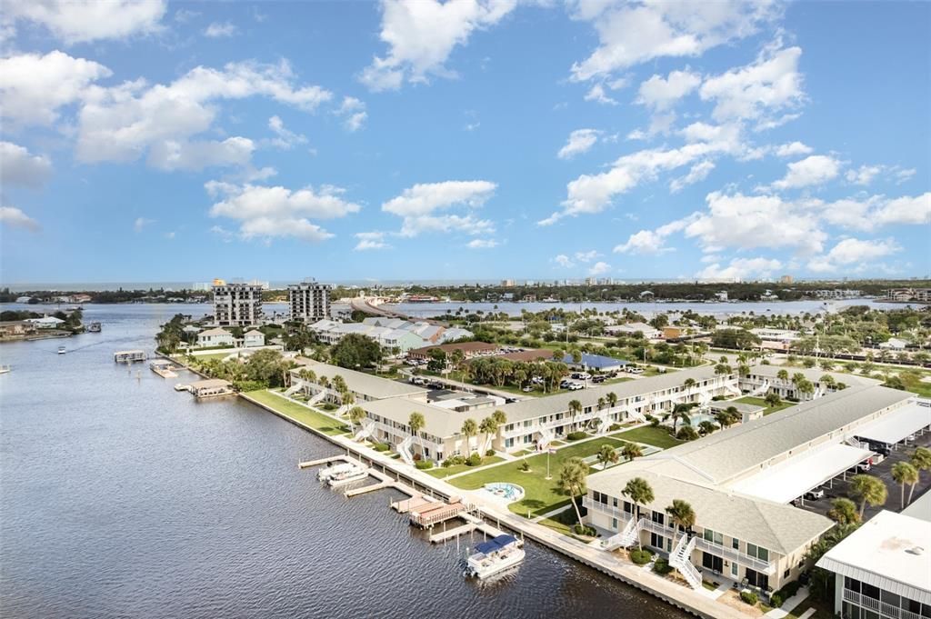 For Sale: $250,000 (1 beds, 1 baths, 650 Square Feet)