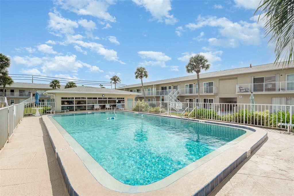 For Sale: $250,000 (1 beds, 1 baths, 650 Square Feet)