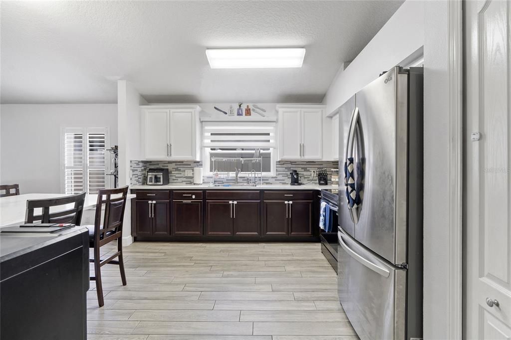 Active With Contract: $375,000 (3 beds, 2 baths, 1832 Square Feet)