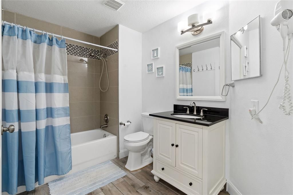 Active With Contract: $375,000 (3 beds, 2 baths, 1832 Square Feet)