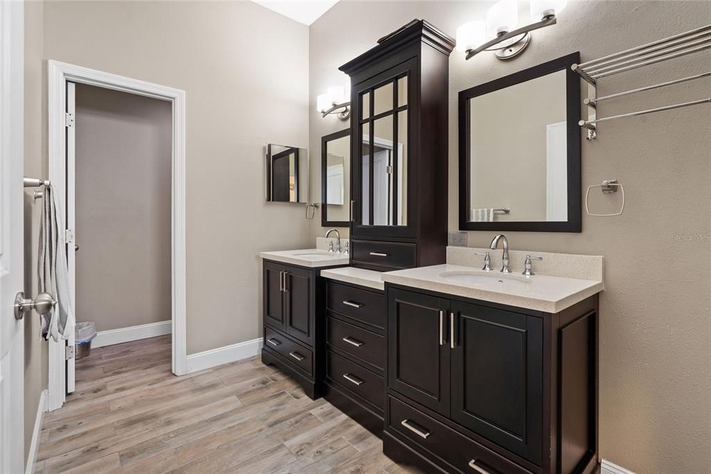 Active With Contract: $375,000 (3 beds, 2 baths, 1832 Square Feet)