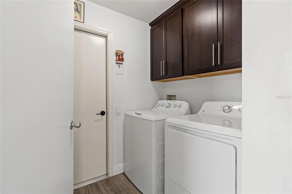 Active With Contract: $375,000 (3 beds, 2 baths, 1832 Square Feet)