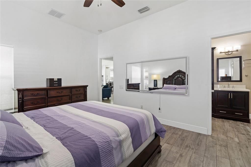 Active With Contract: $375,000 (3 beds, 2 baths, 1832 Square Feet)